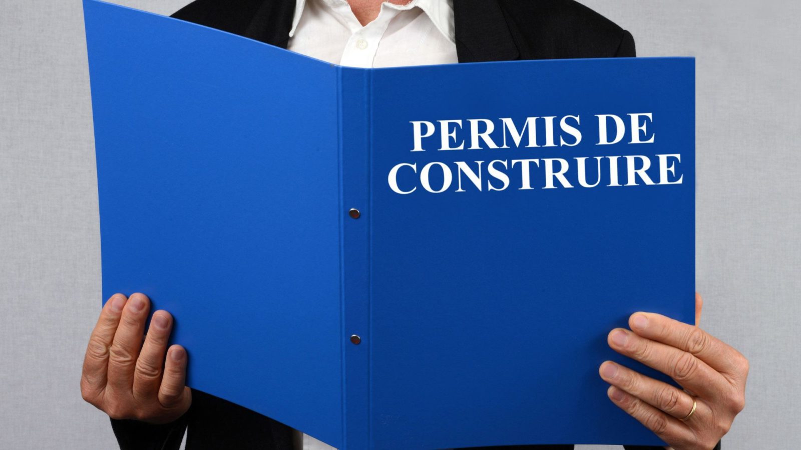 Pochette portant l'inscription 'permis de construire